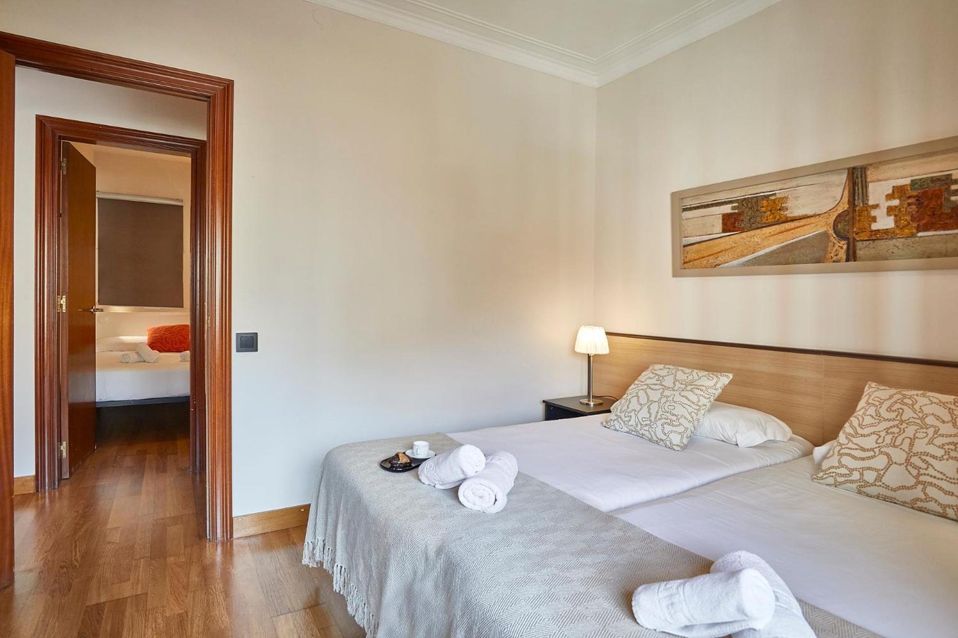 Apartament Bbarcelona Gaudi Avenue Flat *